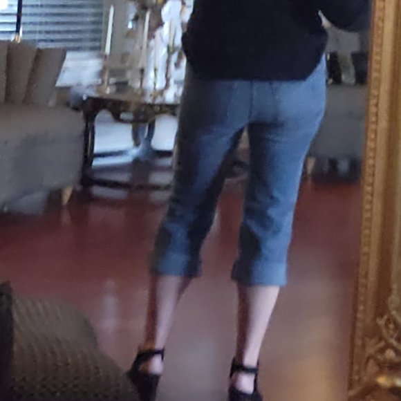 Arden B. Croppped, Cuffed, Stretch Jeans size 12 - Picture 4 of 7